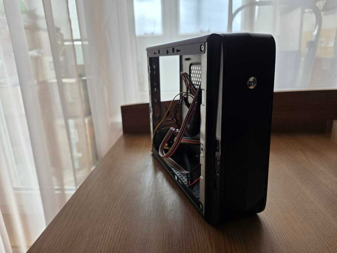 Продам корпус Mini Itx з зовнішнім блоком живлення