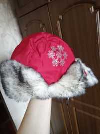 Шапка детская Klimani, теплая, красная с снежинкой и мехом.