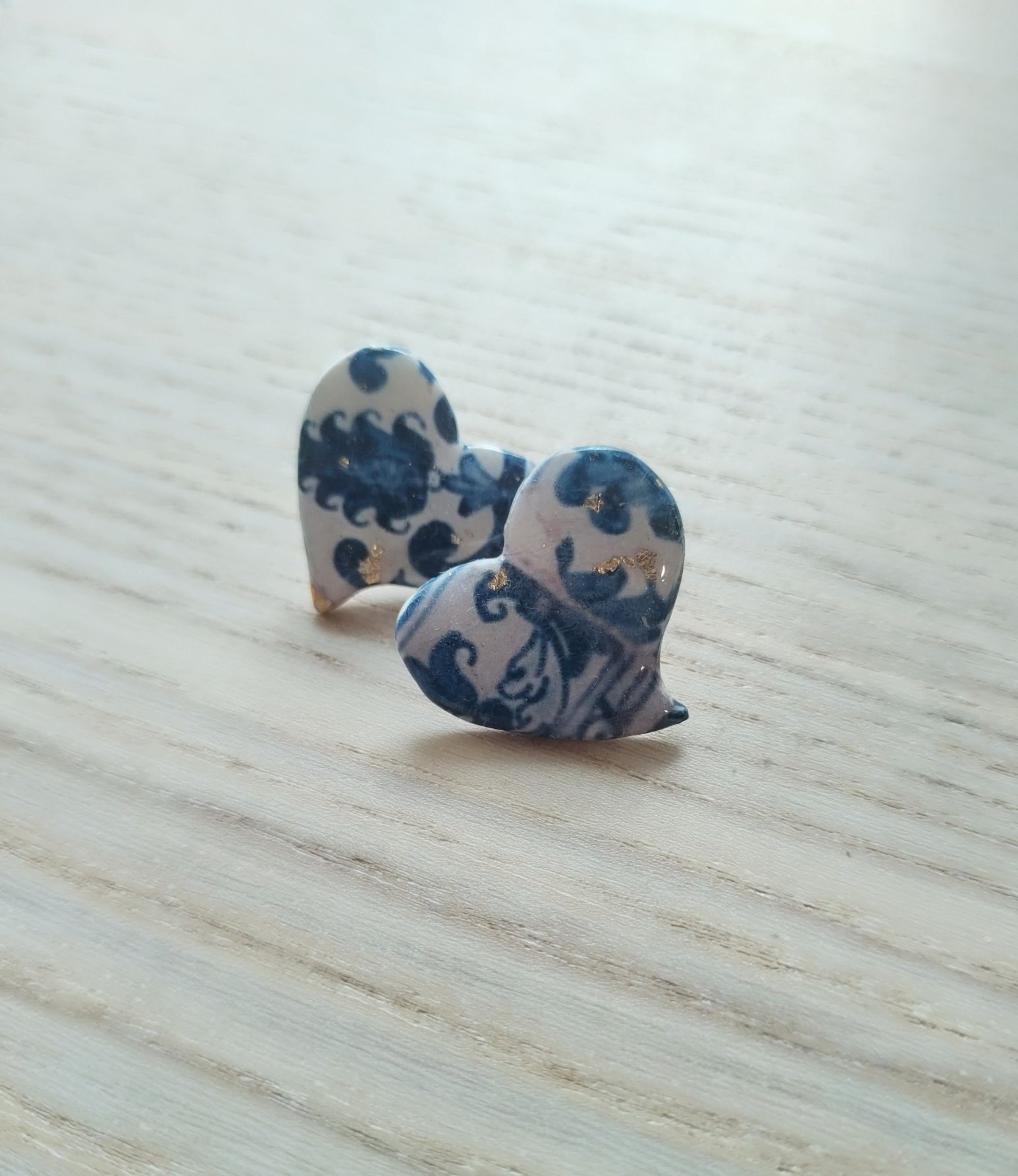 Brinco coração azulejo fimo