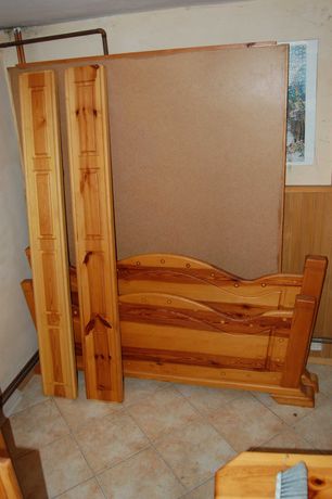 łożko i szafki drewniane sosna