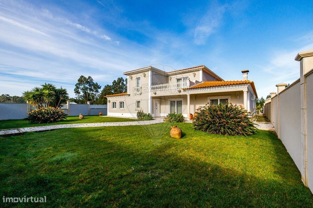 Moradia T4 para venda