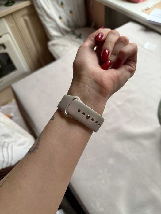 Apple Watch SE 2 (GPS), 40/44 мм — идеальное состояние