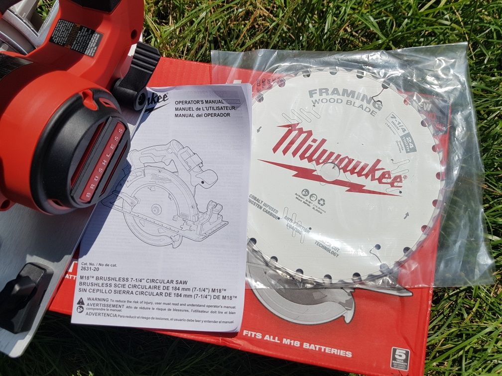 Аккумуляторная бесщеточная циркулярная пила Milwaukee M18 2631-20