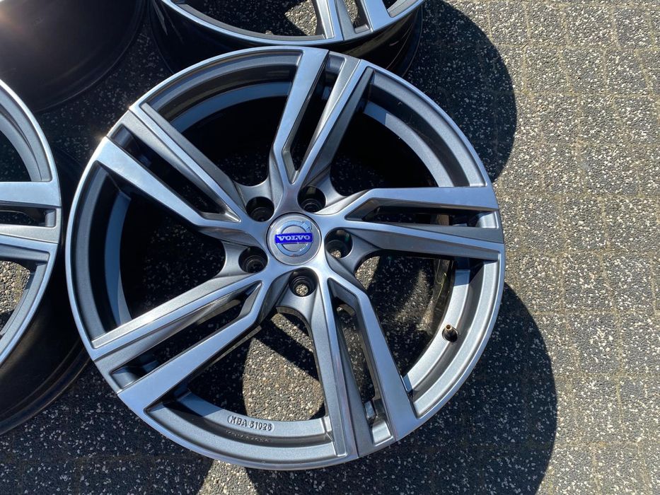 18" Volvo R-design  5x108  8j et42  V90 s90  V70 Xc60  Xc40
