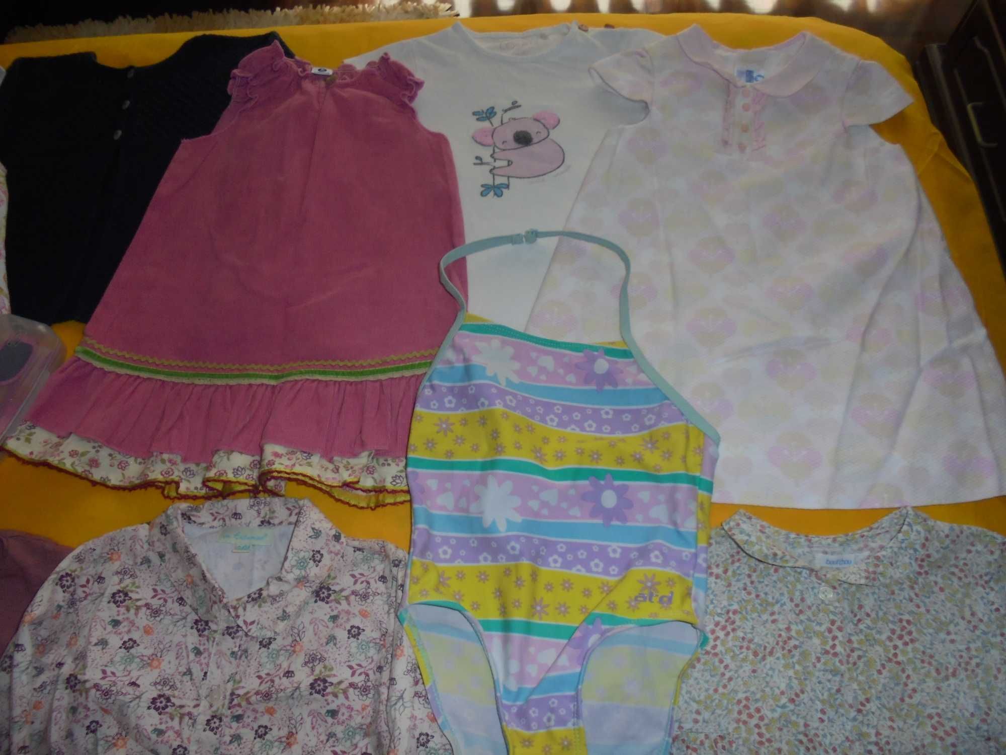 lote de roupa de menina as sapatilhas