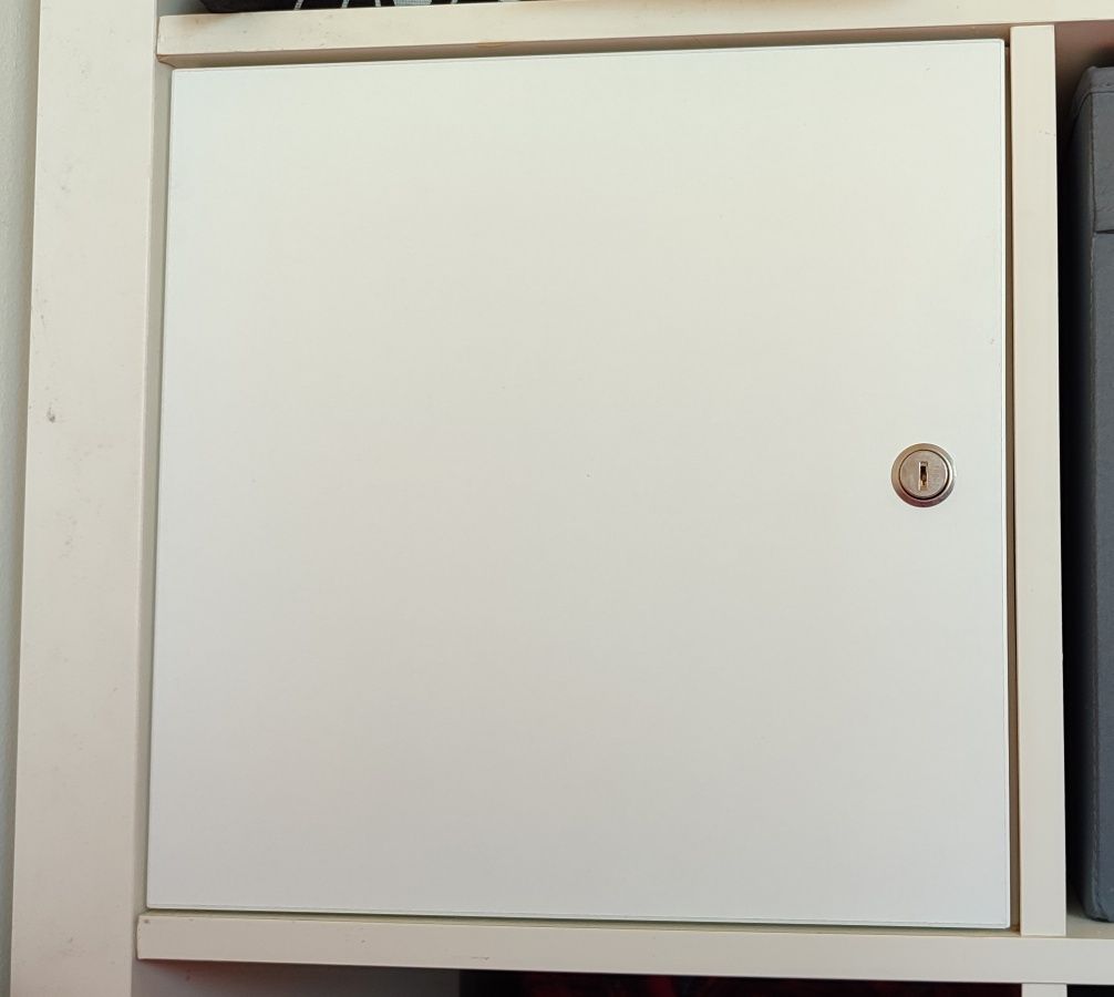 Estante kallax ikea 182x182 com acessórios