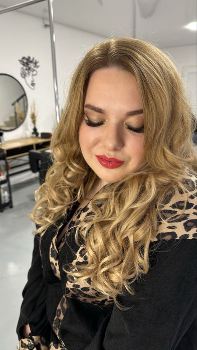 Макіяж та зачіска