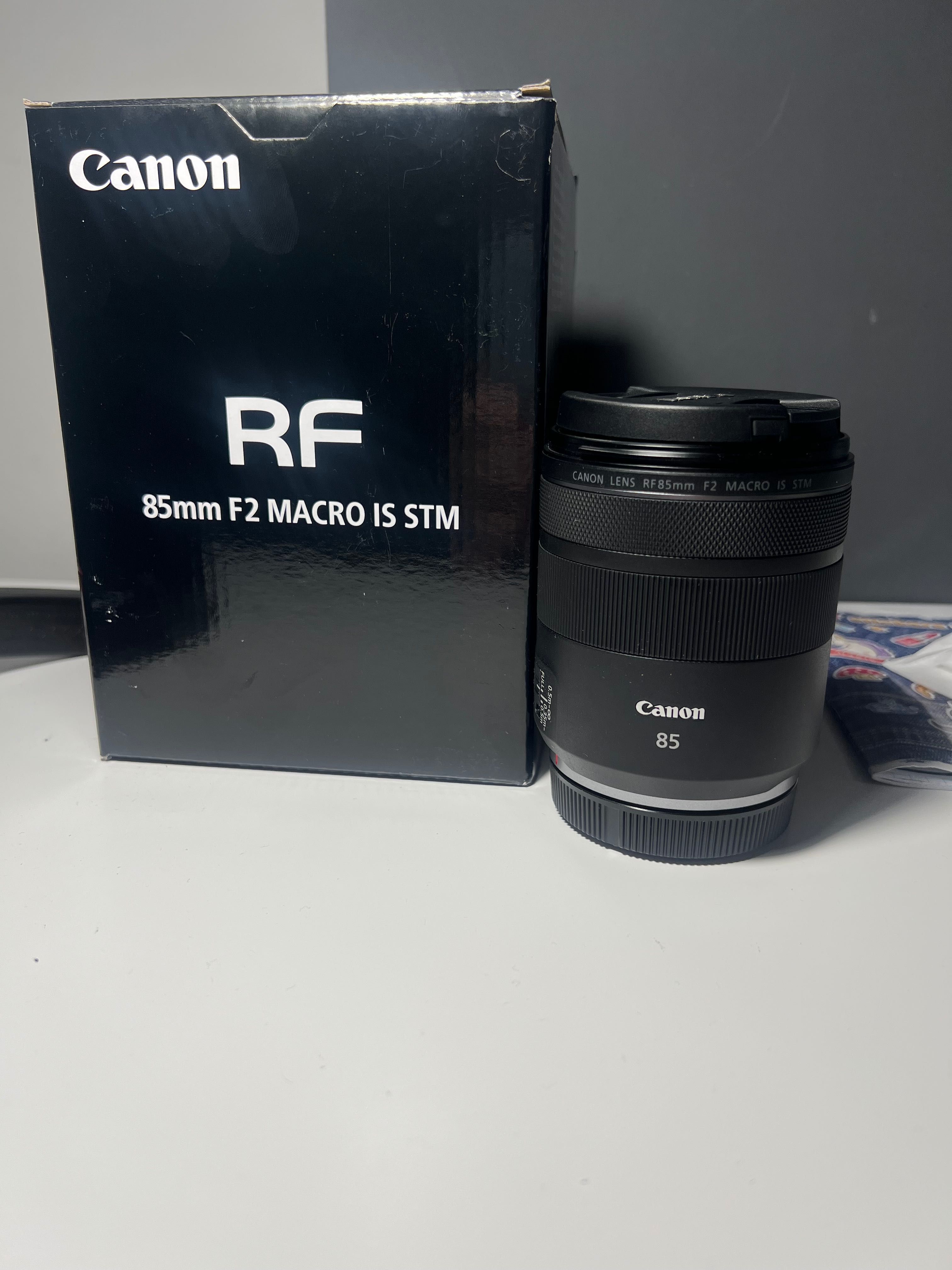 Canon RF 85mm f2 macro is stm