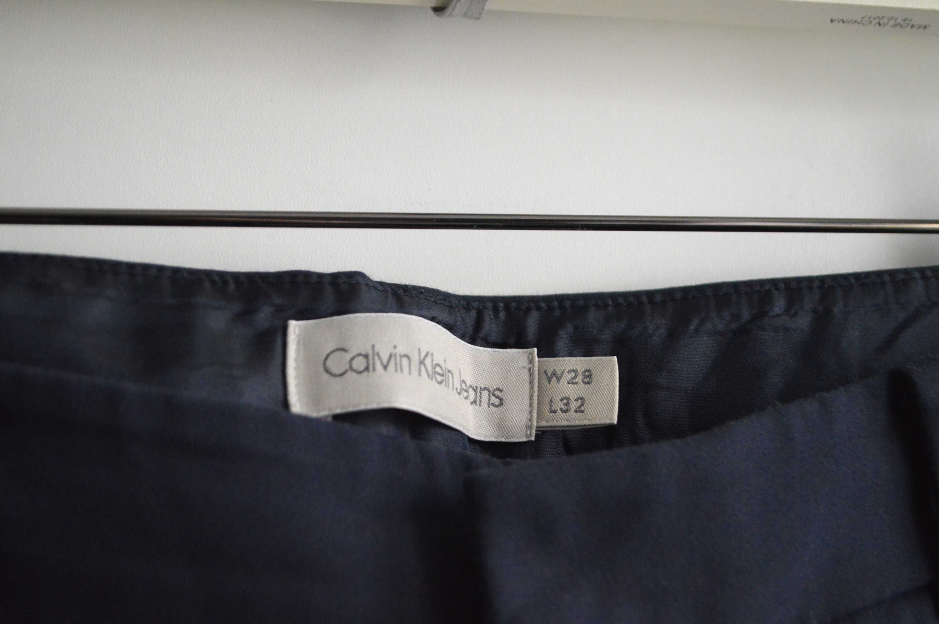 Calvin Klein spodnie premium S/M W28L32.