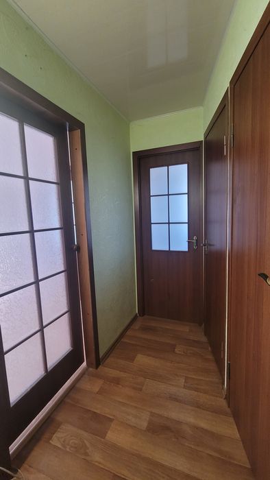 Продам 2-во кімнатну, район кінотеатру.