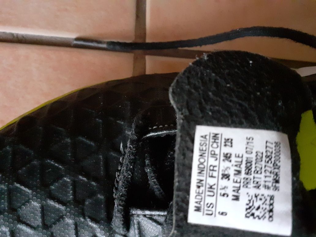 Buty Adidas  chłopięce rozm.38