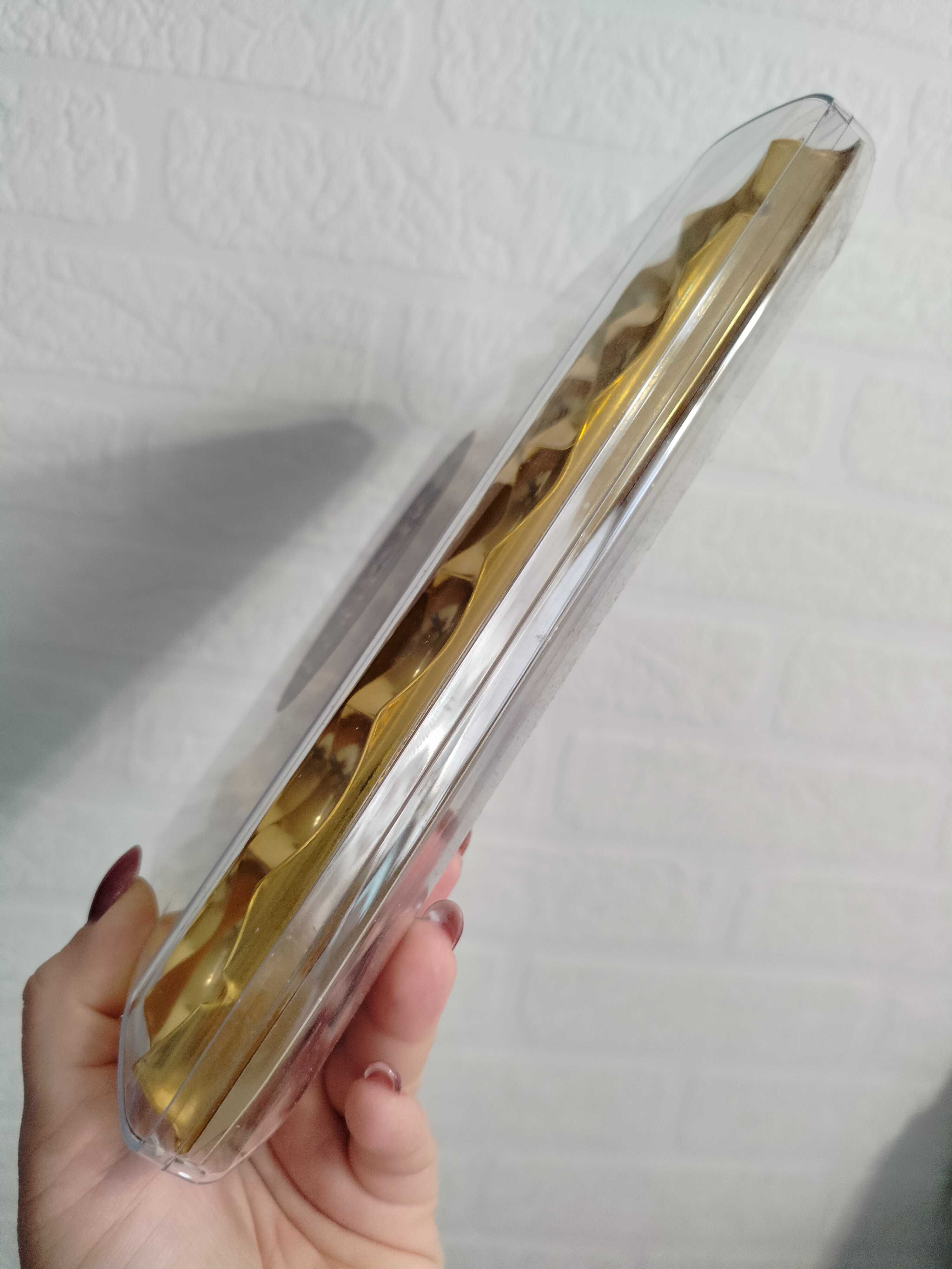 Opakowanie plastikowe po pralinach bombonierka Ferrero