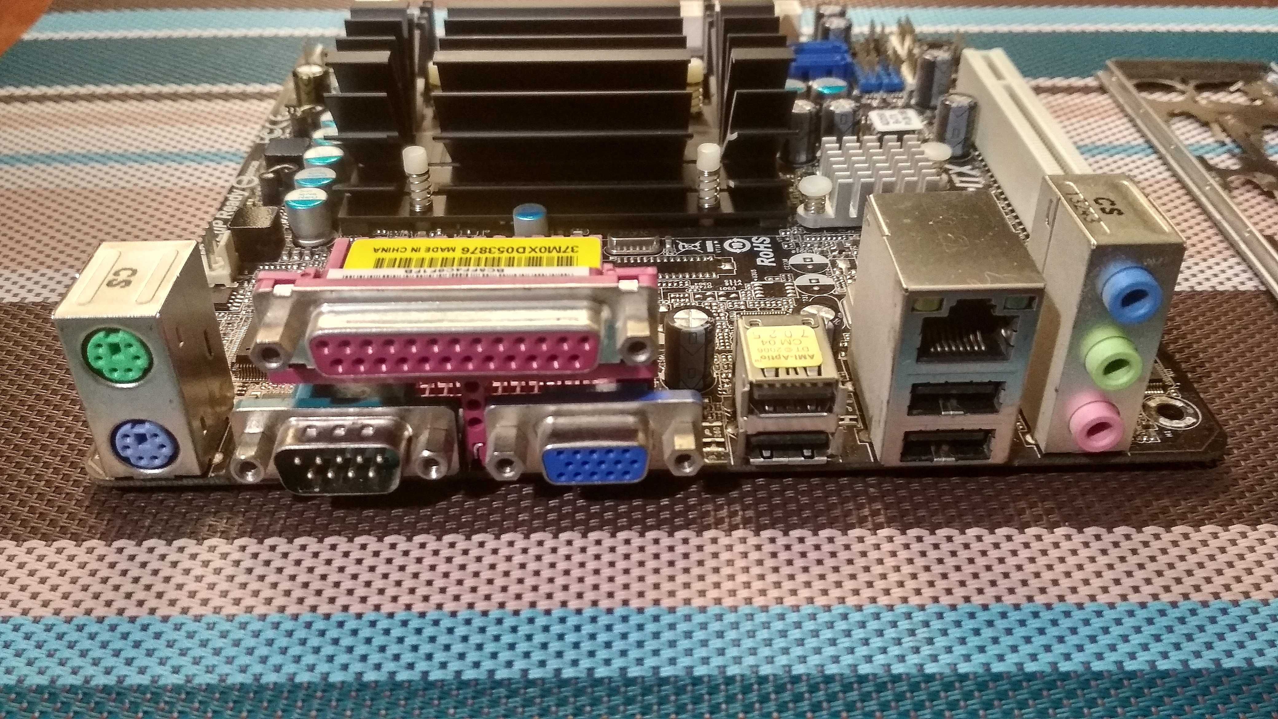 ASRock AD2550B-ITX с процессором