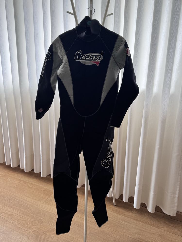 Vendo fato de mergulho semi seco Cressi