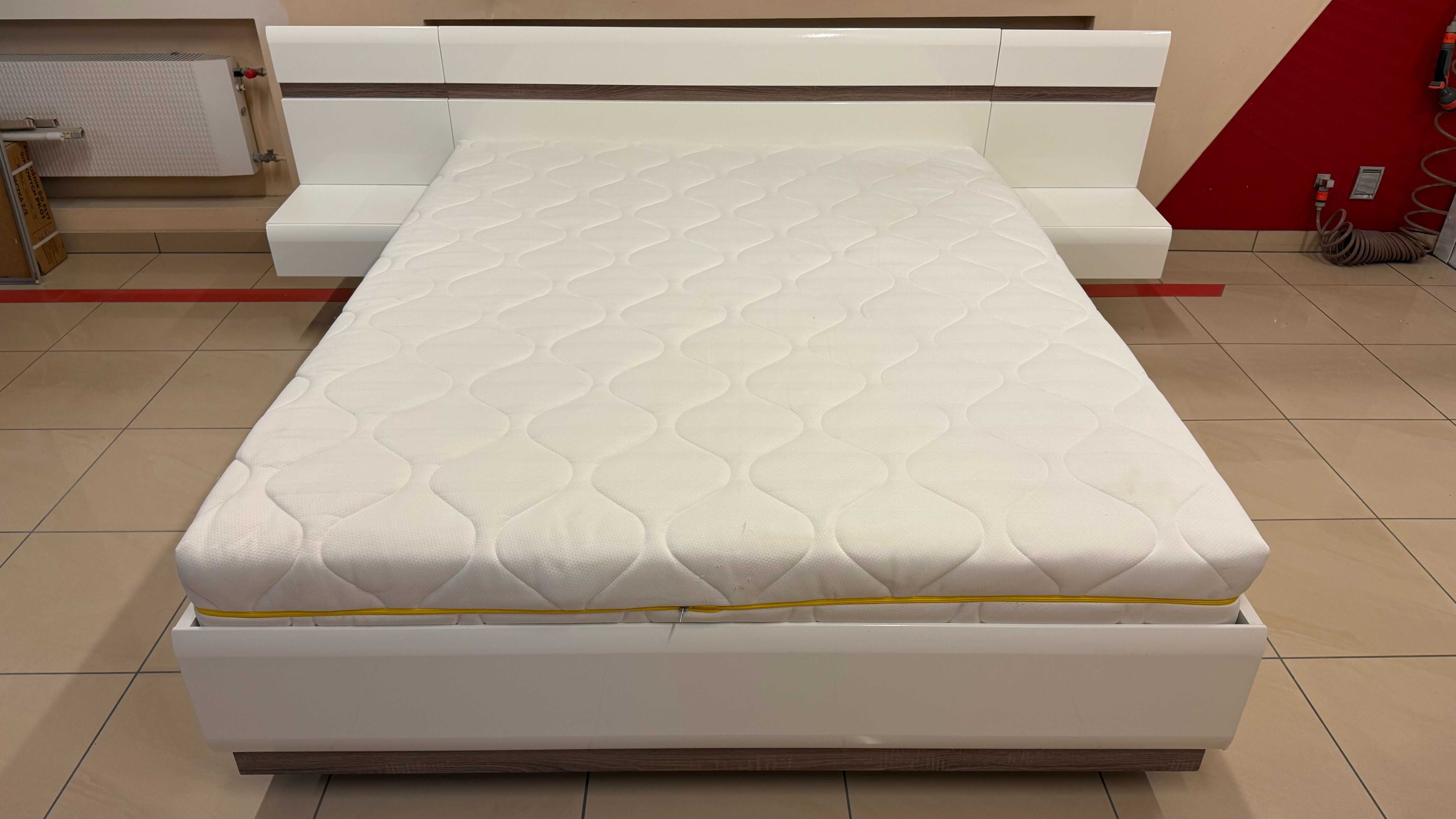 Sypialnia plus materac