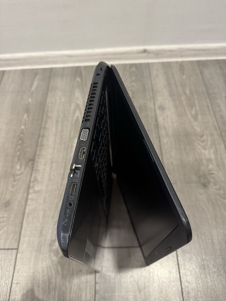 Безшумний ноутбук HP, 8Gb, нова SSD120Gb, батарея тримає, налаштований