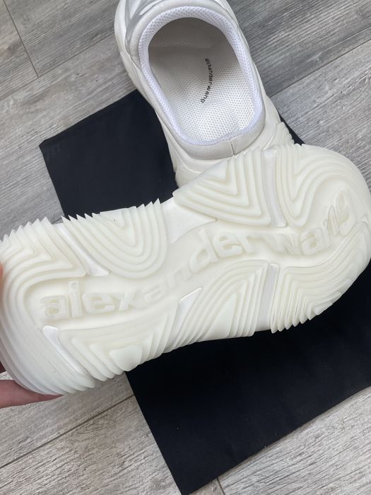 Кроссовки женские без задника