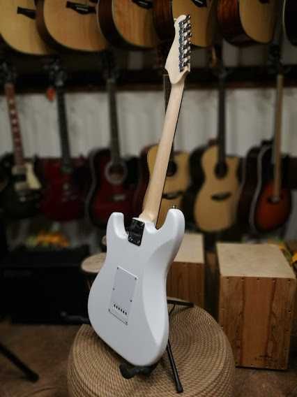 gitara elektryczna typu stratocaster Prima ST-350 WH elektryk ST-350