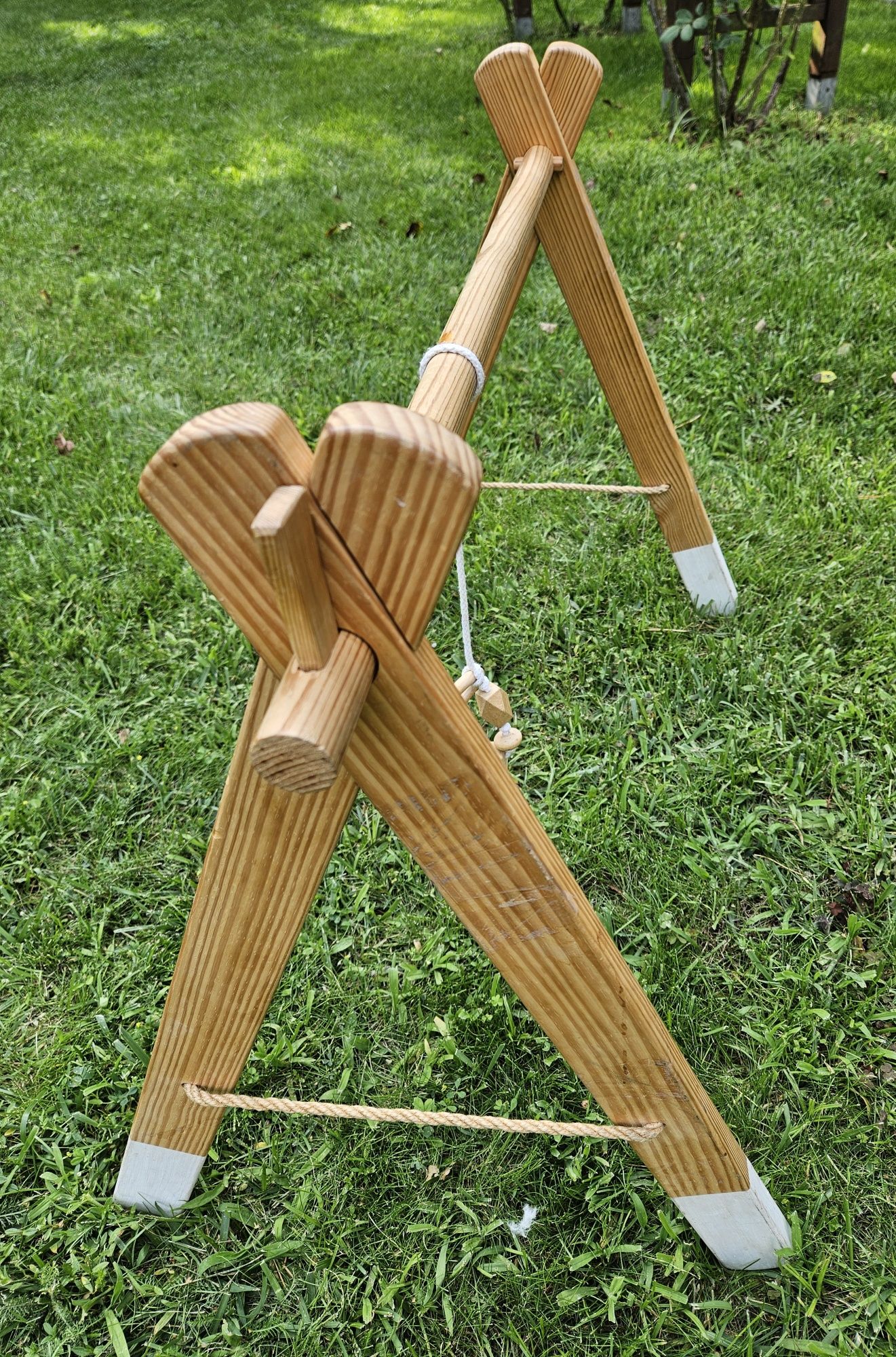 Baby gym stojak edukacyjny drewniany