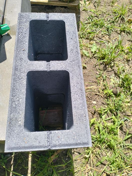 Pustaki betonowe ozdobne ogrodzenie/fundament np. pompa ciepła GRAFIT