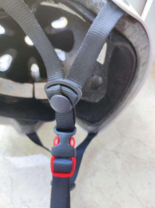 Шолом білий матовий, S/M, triple eight