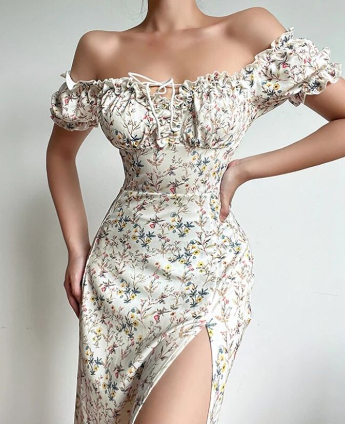 Сукня елегантна з розрізом