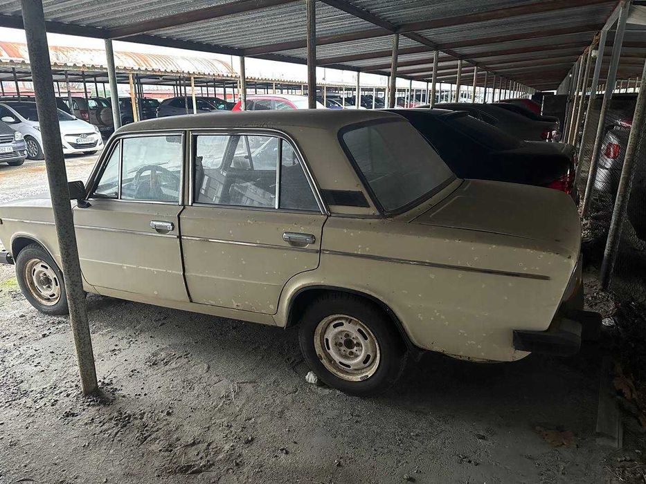 Автомобіль Ваз 2106