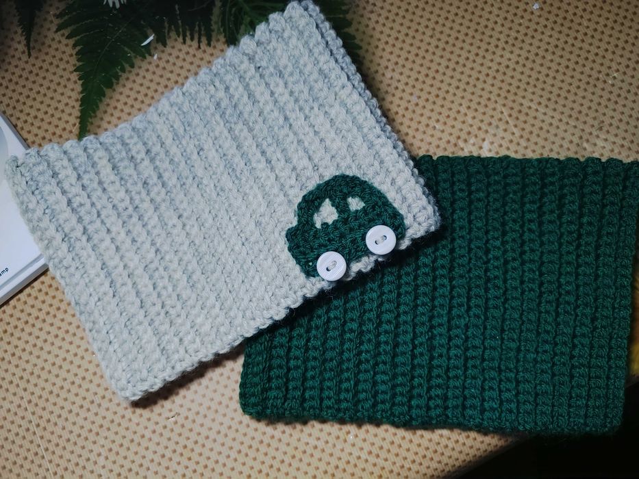 Продам снуд  по 100 грн 
зелений  180грн, ручна робота.