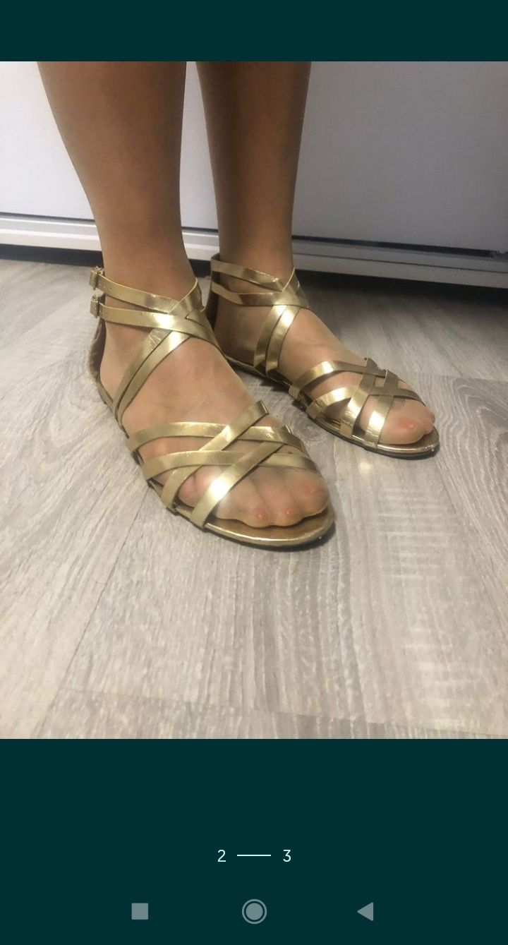 Złote sandały H&M