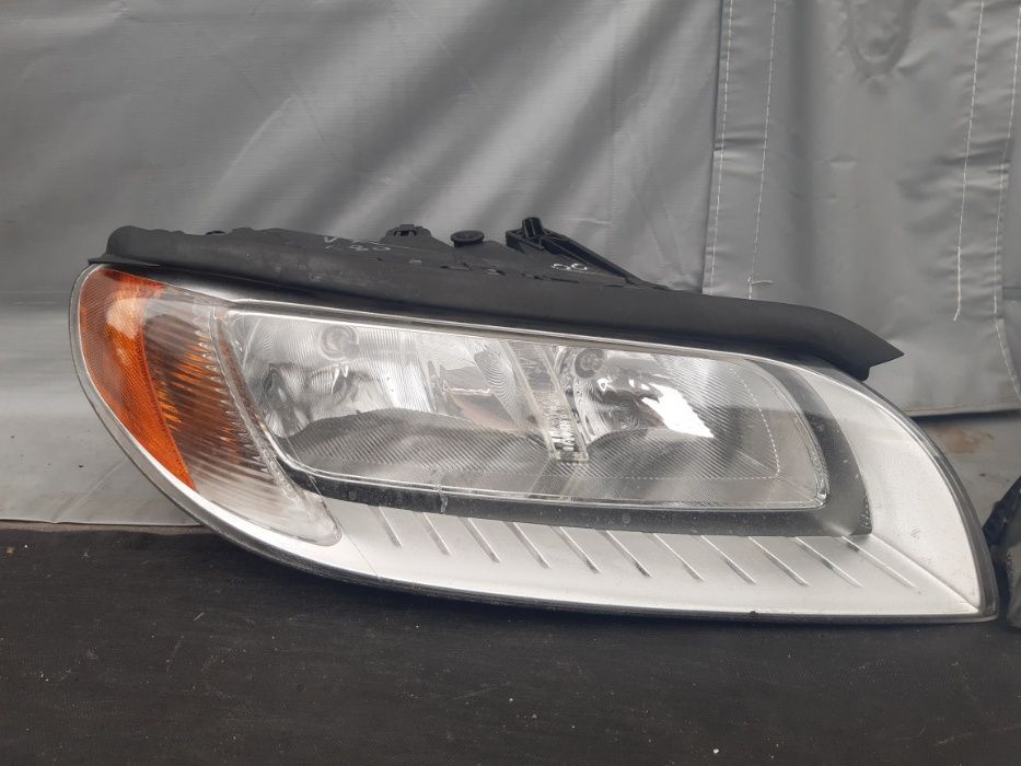 Lampa/ reflektor przedni prawy lewy Volvo V70 S80