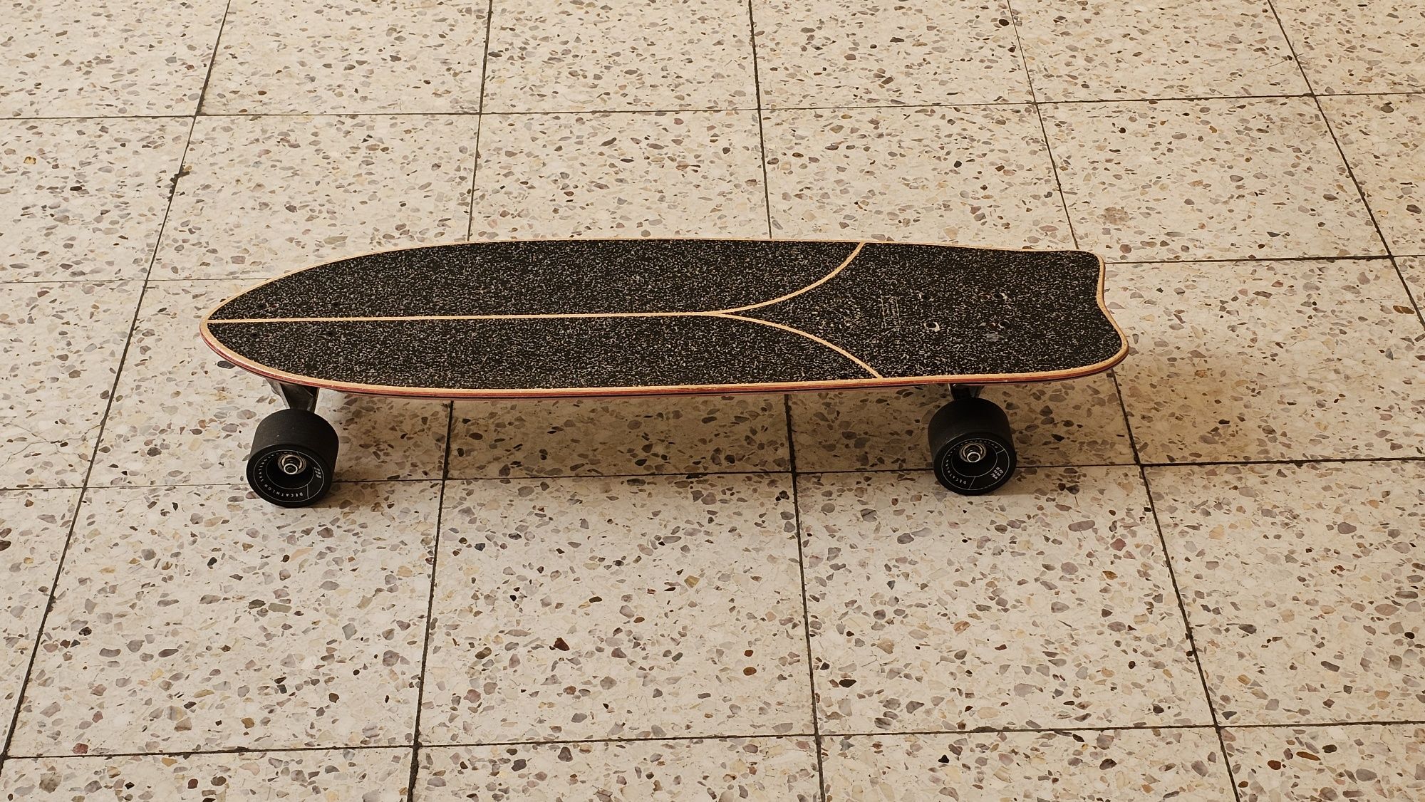 Deskorolka cruiser wave board fish 500 31,1'' x 8,85'' kółka 70 mm 78A