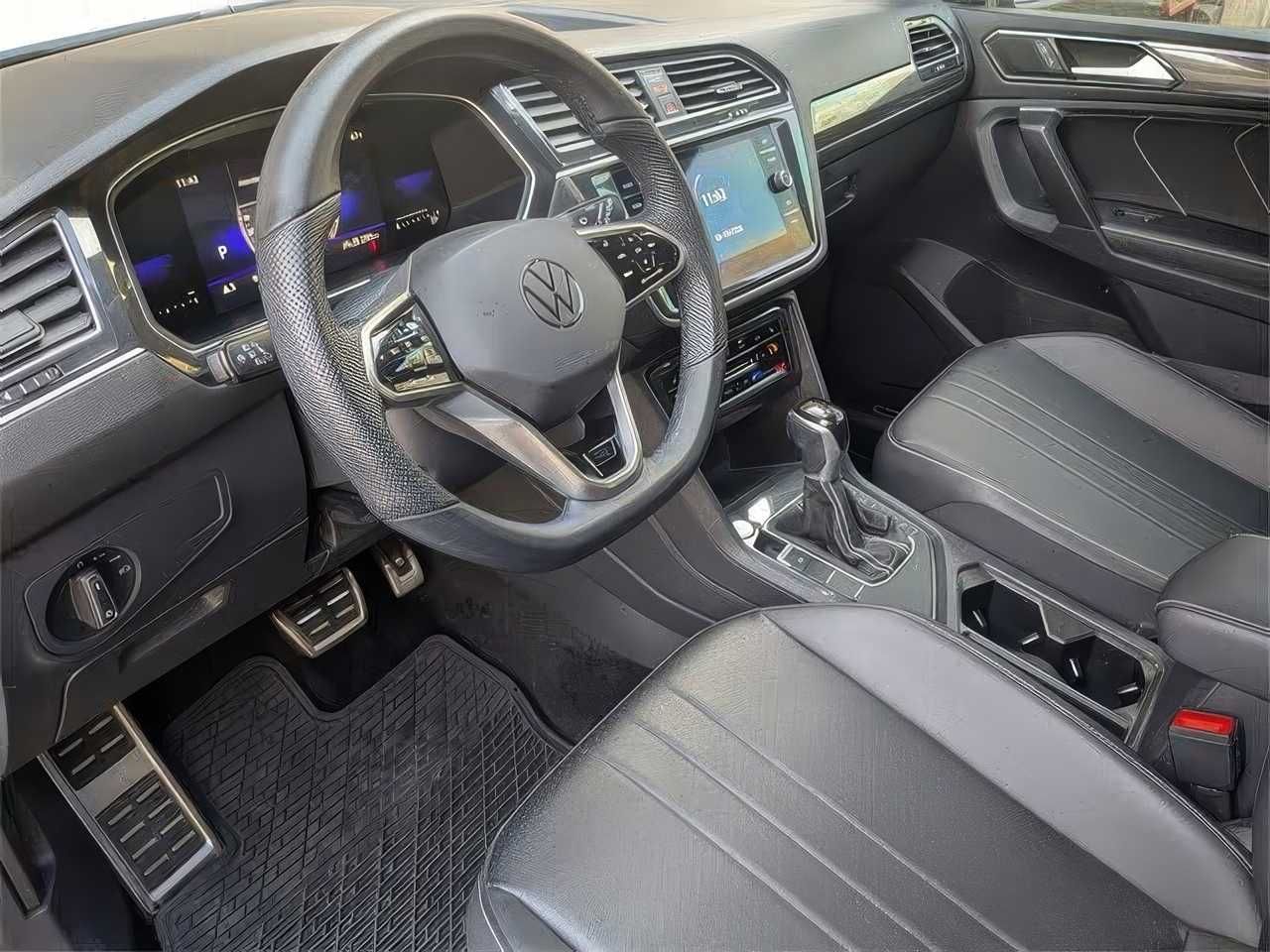 2023 Volkswagen Tiguan SE R-Line Black