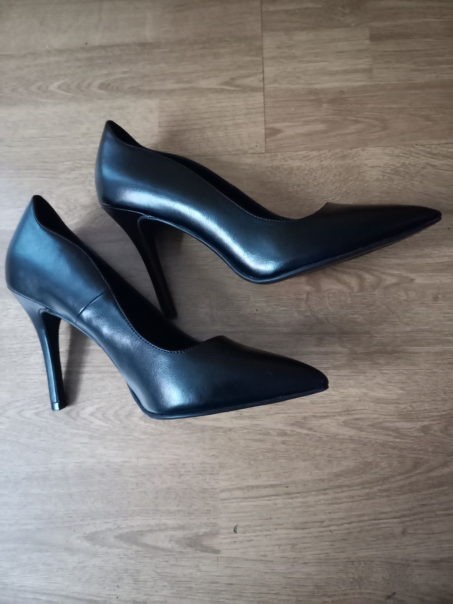 Buty damskie szpilki roz .40