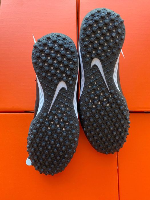 Сороконіжки Nike Premier IV