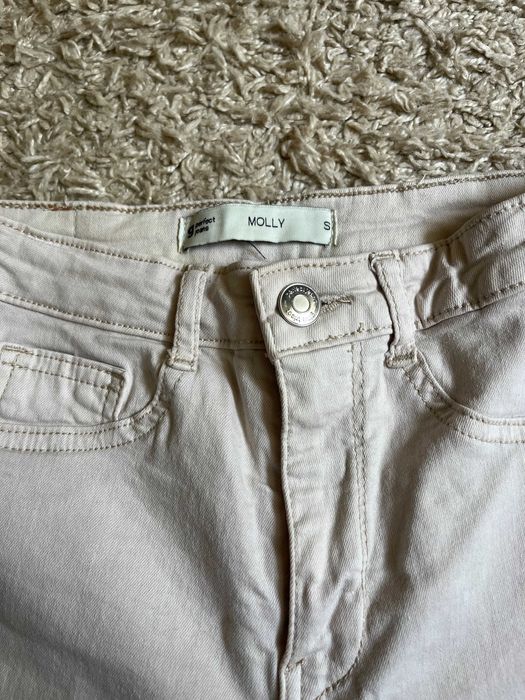 Жіночі джинси скіні