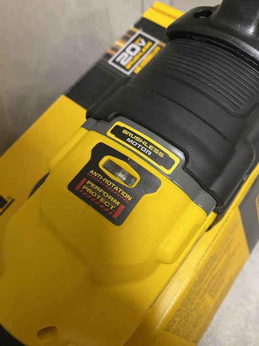 DeWALT DCD447 безщітковий надпотужний дриль 1845W привезено з США