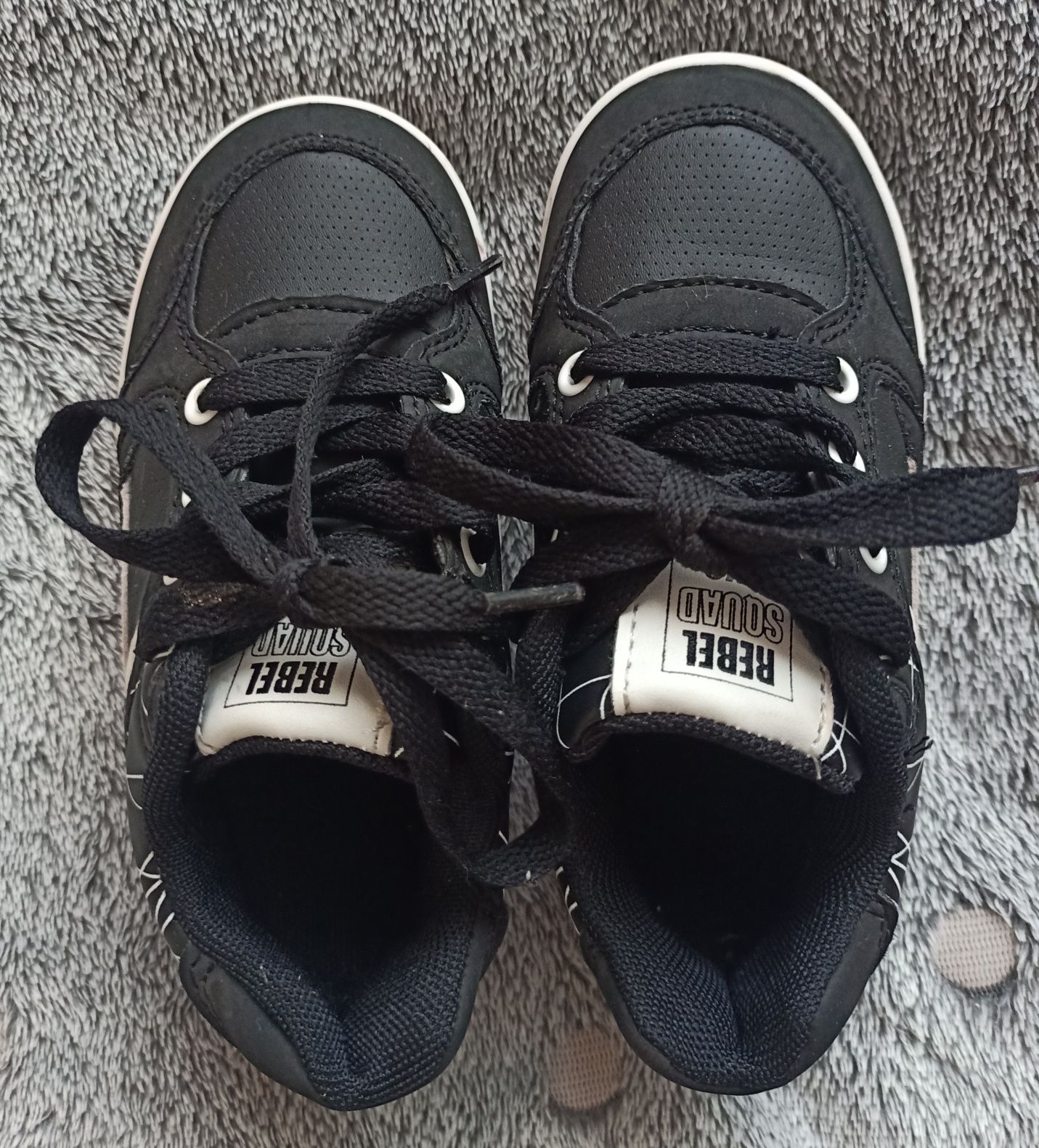 Buty sportowe adidasy czarno białe bo Lidl lupilu rozmiar 26