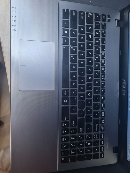 Laptop ASUS F550L Windows 11