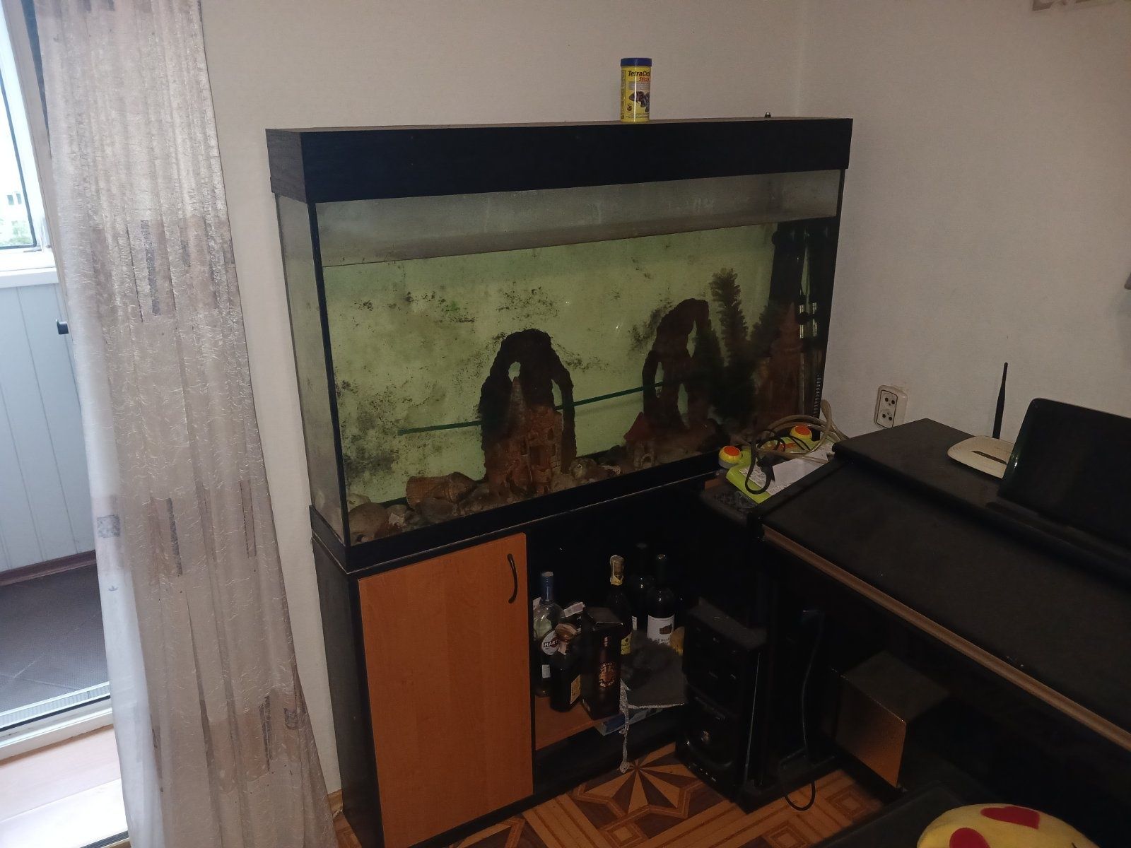 Аквариум с тумбой