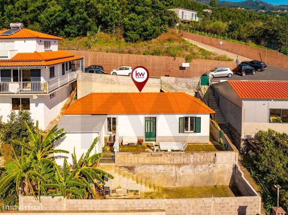 Moradia T1+1 em São Roque com fantástica vista mar