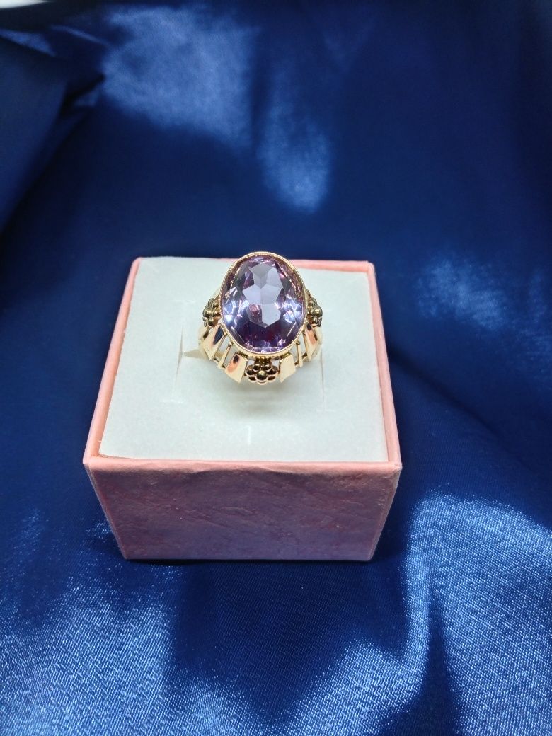 Złoty pierścionek z fioletowym oczkiem, złoto 583