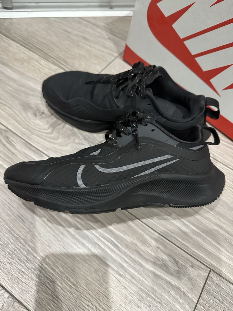 Кросівки Nike Air Zoom Pegasus Shield Розмір 38,5 /24,5 см б/у