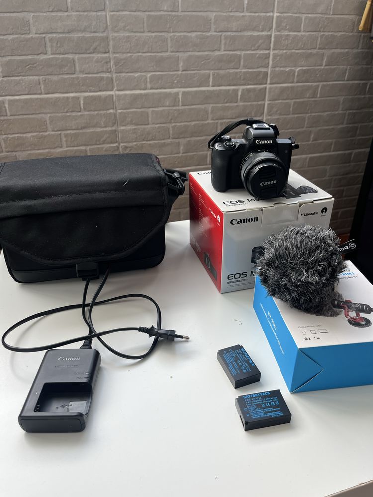 Camara Canon M50 + EF-M Lente 15-45mm 3.5-6.3