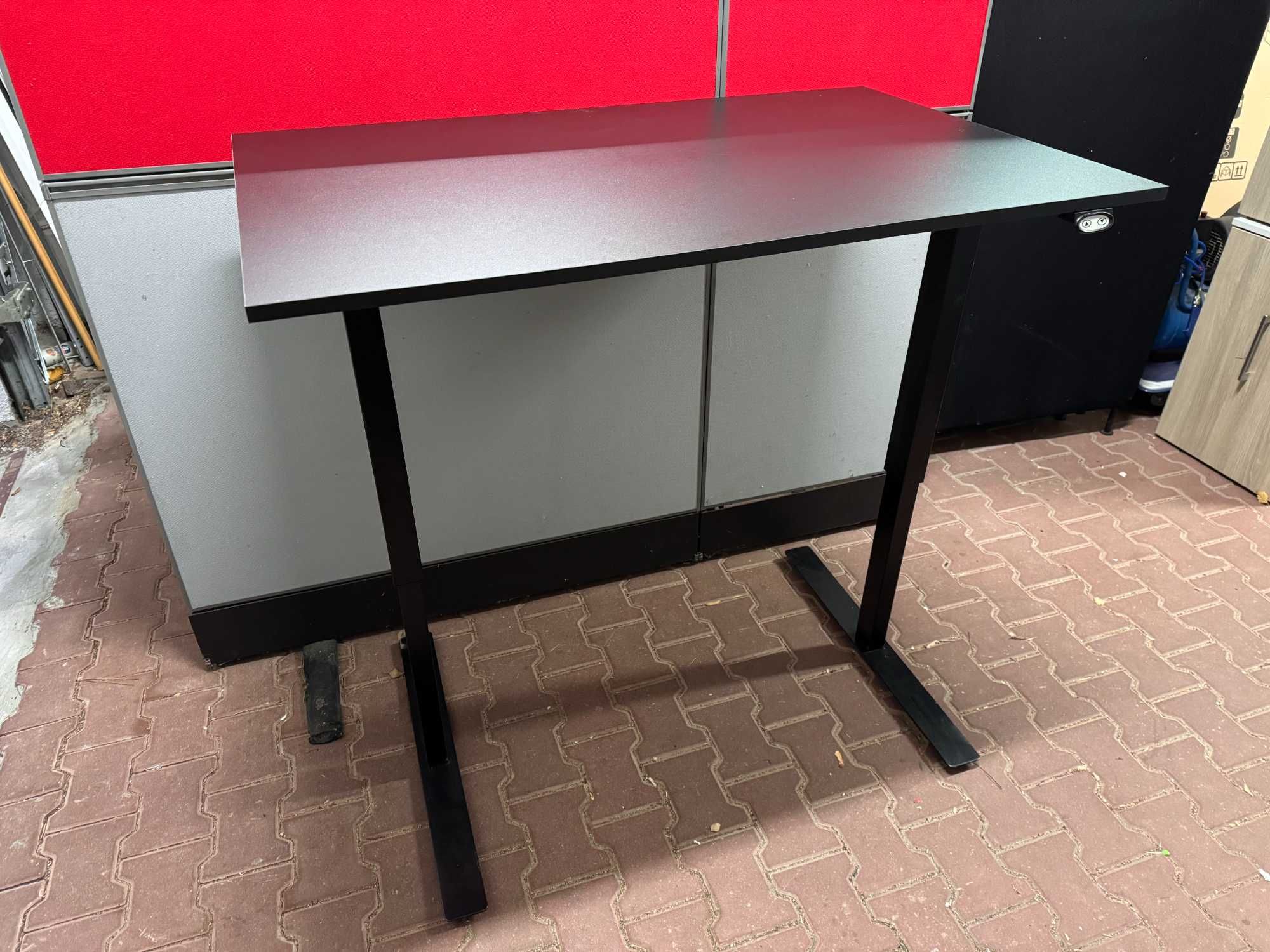 Biurko z elektryczną regulacją wysokości biurko elektryczne opcje