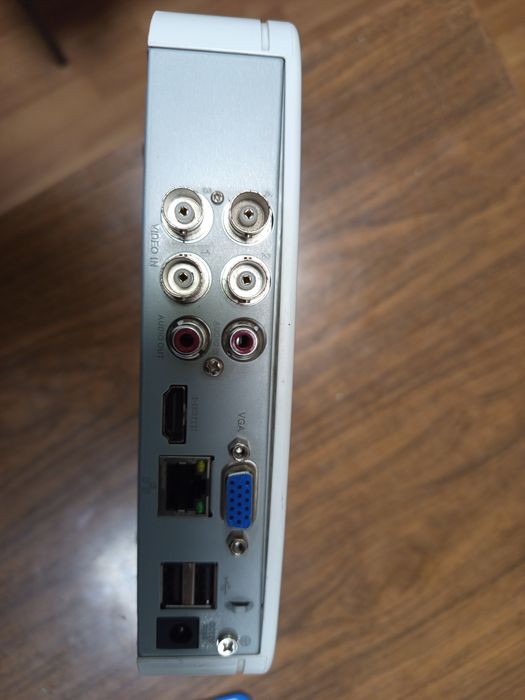 Видеорегистратор на 4 камеры