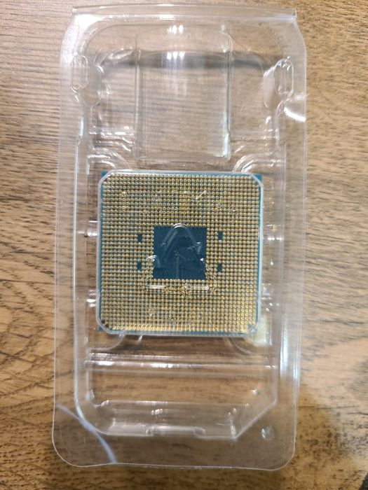 Процесор Ryzen 7 2700