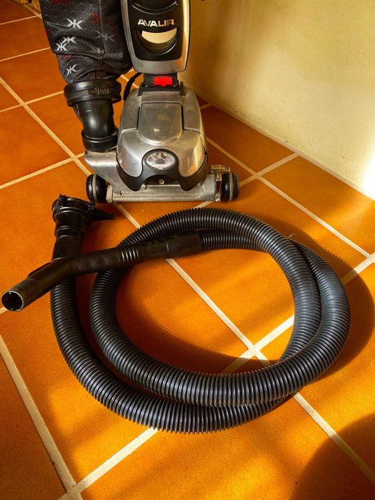 Vende-se Aspirador Kirby Avalir – Limpeza Profissional em casa.