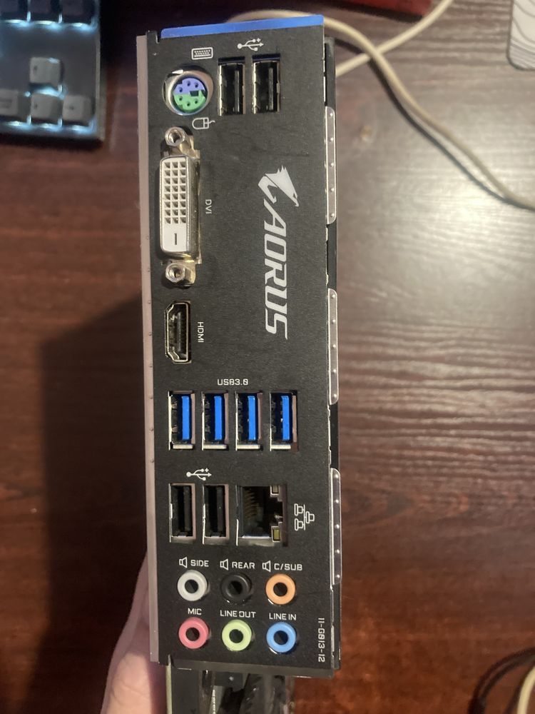 Материнська плата Gigabyte B450 Aorus Elite V2