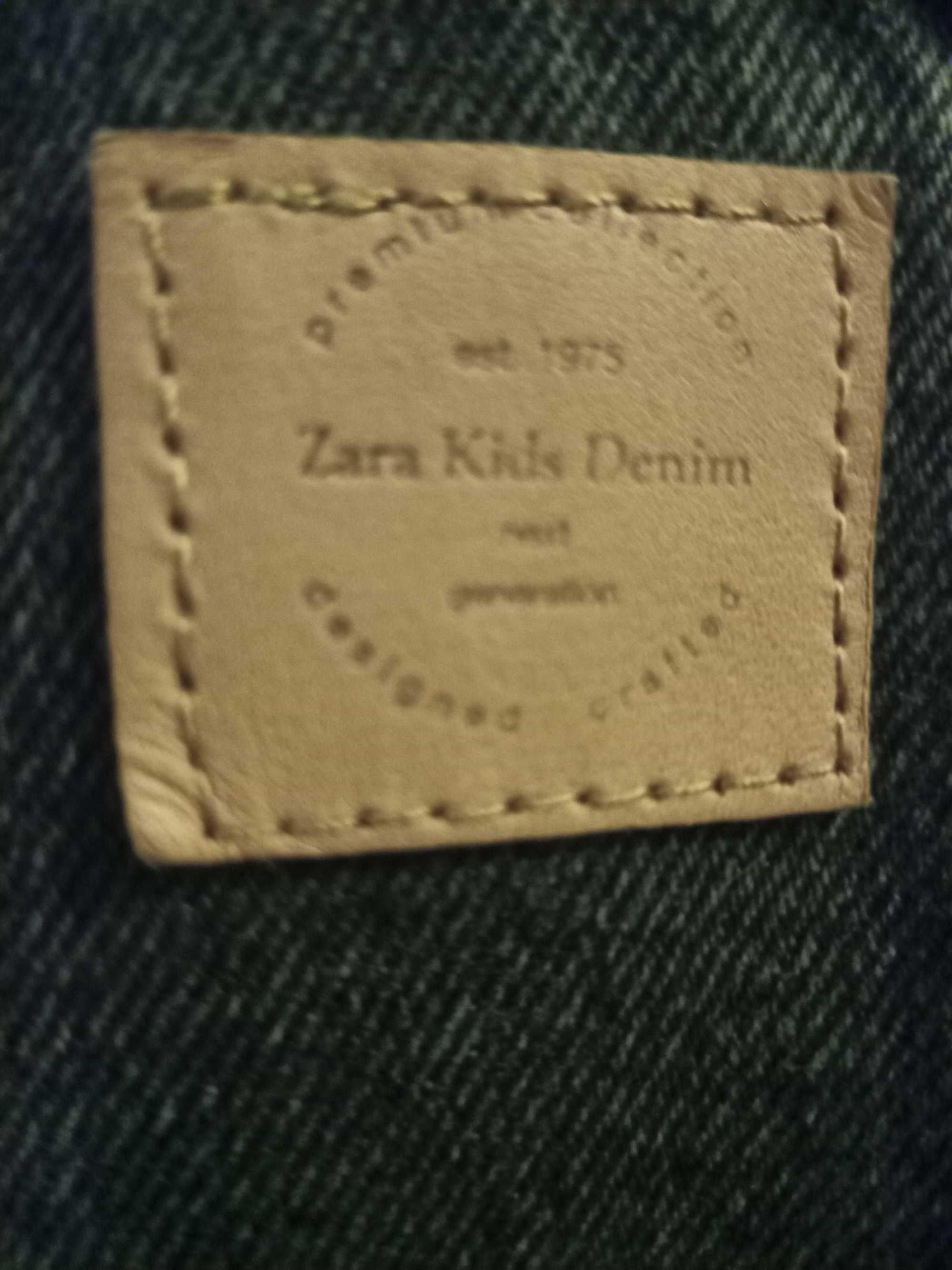 Saia em ganga com peitilho, da Zara (12 anos)