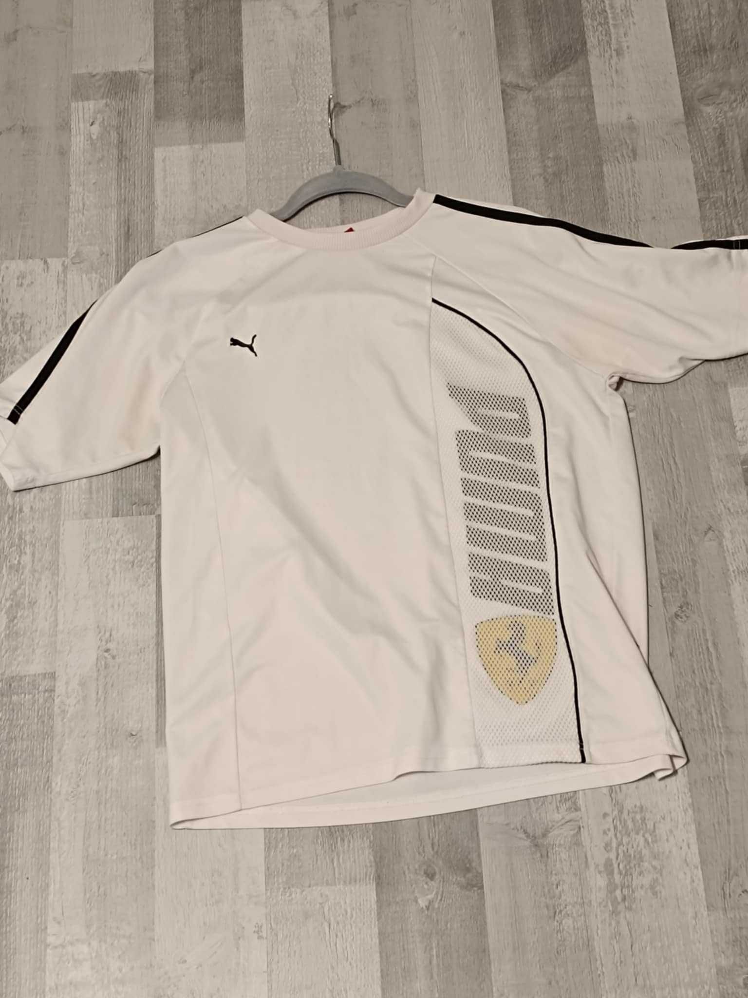 Puma x Ferrari Sportowy T-shirt – Mistrzowski Styl i Prędkość!